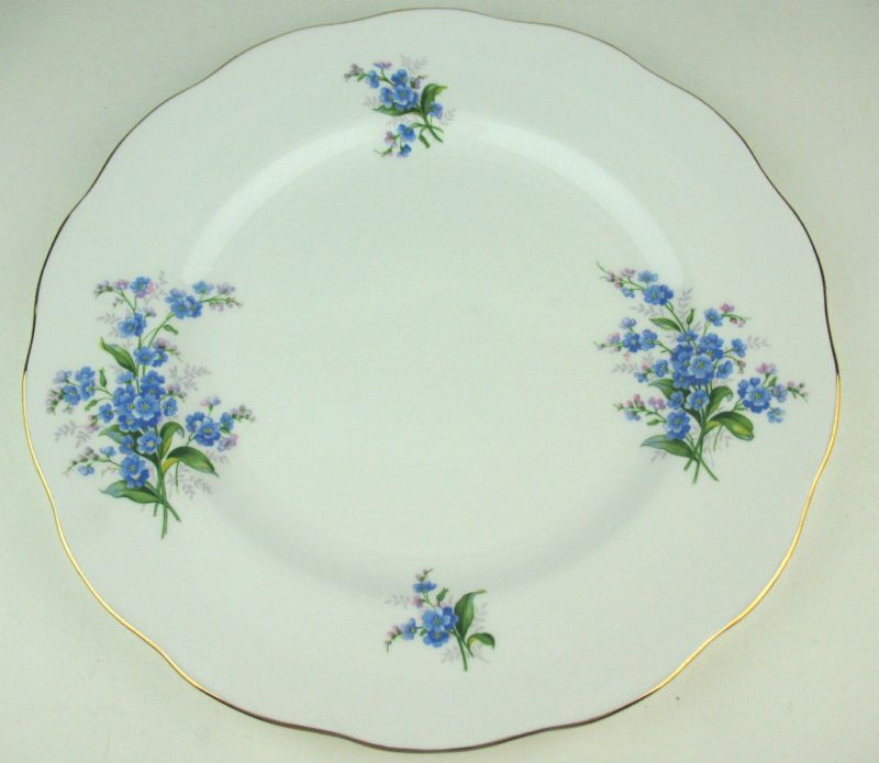 DINNER PLATE Royal Albert FORGET ME NOT England (flower backstamp 