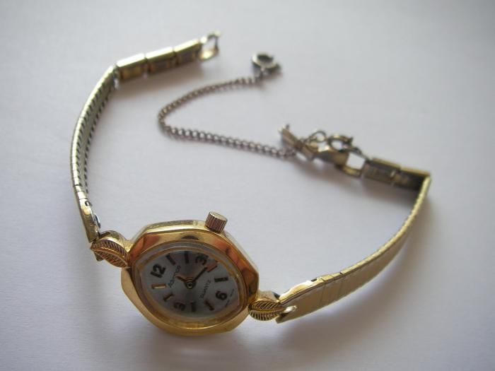 Advance quartz Japan movement ladies watch safety chain  