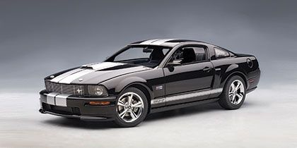 SHELBY Mustang GT 2007 BLACK WITH SILVER STRIPES 118 Diecast AUTOART 