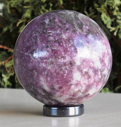 LILAC LEPIDOLITE 52 MM GEMSTONE CRYSTAL SPHERE / CRYSTAL BALL  