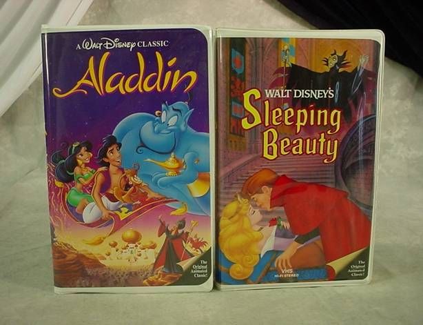 12 WALT DISNEY VHS MOVIES Alice in Wonderland LIKE NEW  