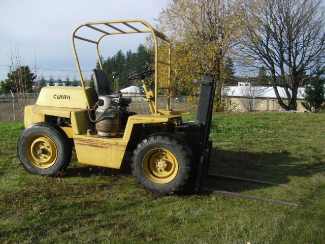 Clark Forklift 4000 # Propane Rough terrain forklift Off road  