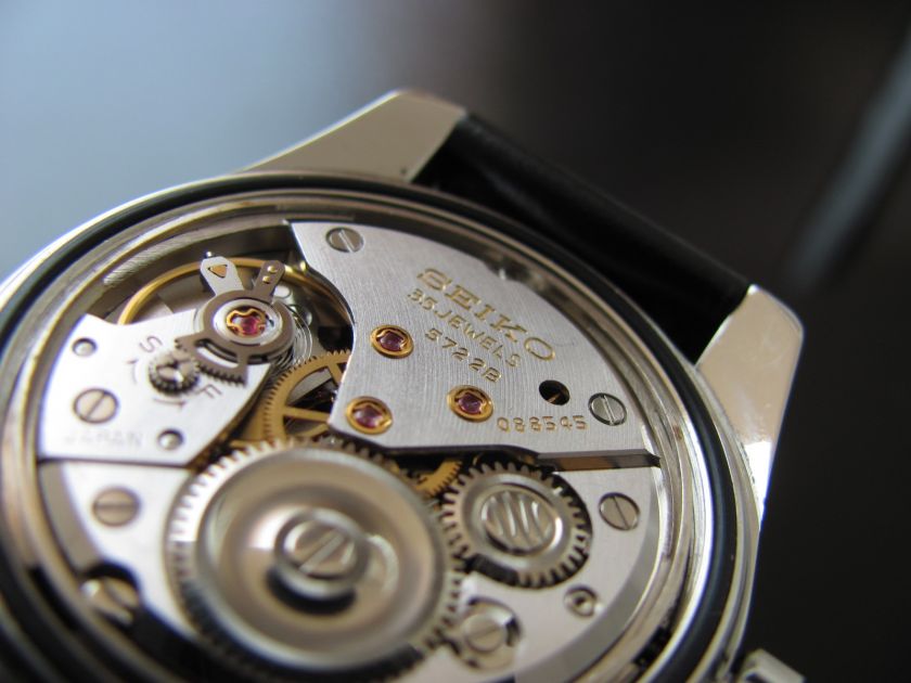 movement amplitude 19800 h thirty five 35 jewels caliber 5722b