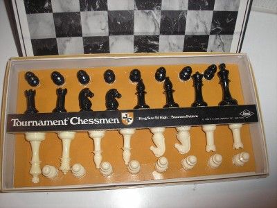 VINTAGE GAME TOURNAMENT CHESSMEN 1968 BY E.S. LOWE COMPANY