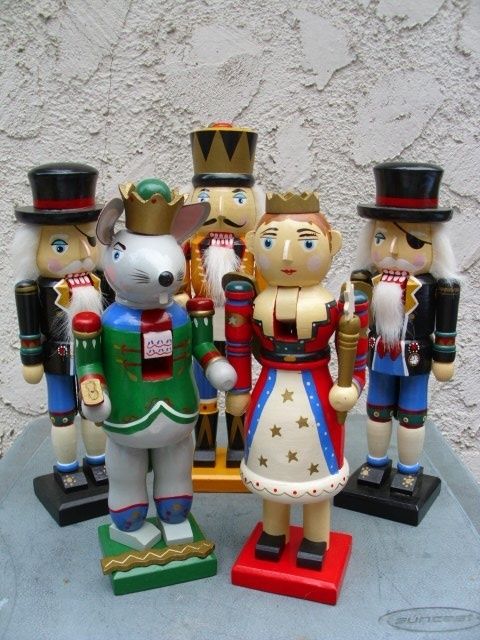 Set 5 Nutcracker Suite Nutcrackers Mouse King Queen Eye Patch Guy 