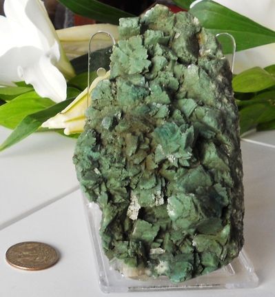 EXCELLENT GREEN HEULANDITE CRYSTAL CLUSTER SPECIMEN   309 GRAMS, FROM 