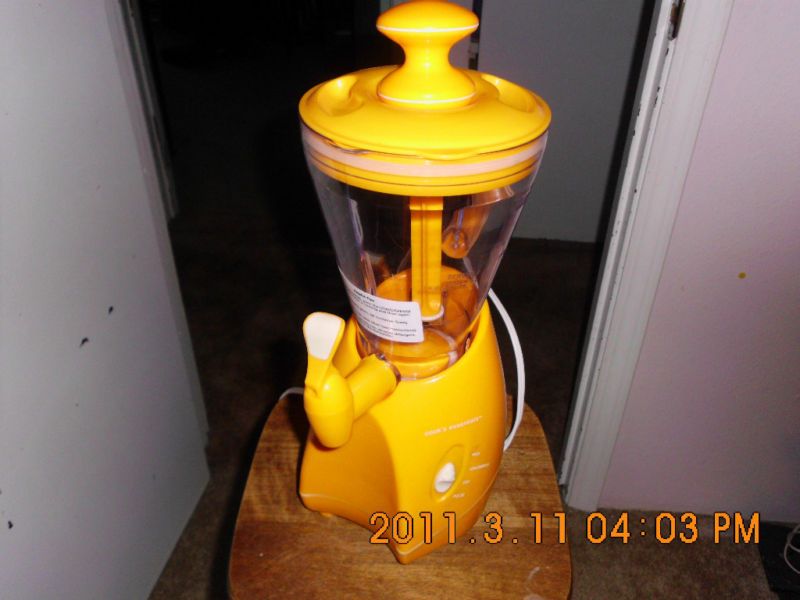 COOKS ESSENTIALS ORANGE SMOOTHIE MAKER MDL DR3804 USED  