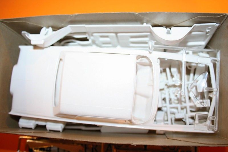 AMT Chrysler Imperial HT Model Car Kit 1/24 Scale Plastic  