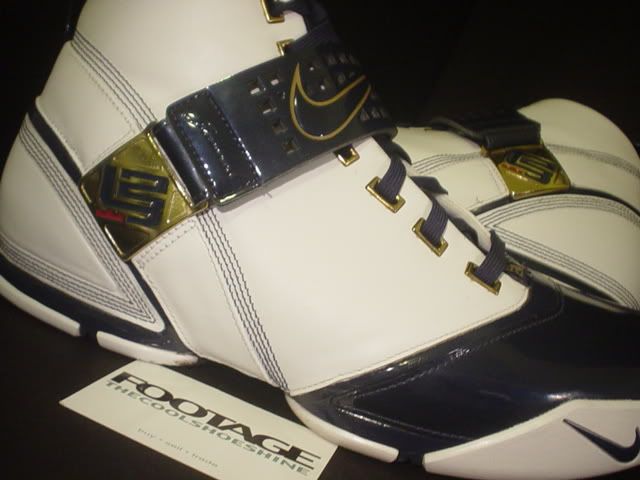 2007 Nike Zoom LEBRON JAMES V 5 WHITE MIDNIGHT NAVY BLUE METALLIC GOLD 