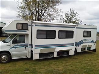 1998 Winnebago Minnie Winnie 31ft. Class C Motorhome, Slide Out, Low 