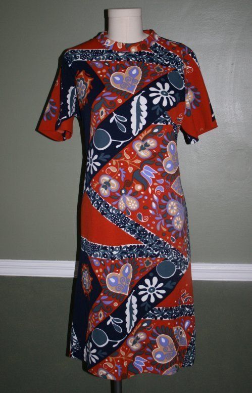   Between 1960s Vintage Print Scandinavian Heart Mod Print Dress SZ 10