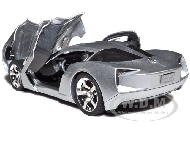 18 scale diecast car model of 2009 Chevrolet Corvette Stingray Concept 