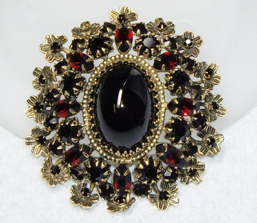 SCHREINER NEW YORK Garnet Jelly Belly Pendant/Brooch  