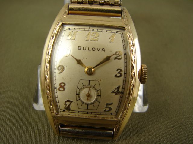 BEAUTIFUL ART DECO STYLE VINTAGE 1950s BULOVA MENS WATCH CHASED BEZEL 