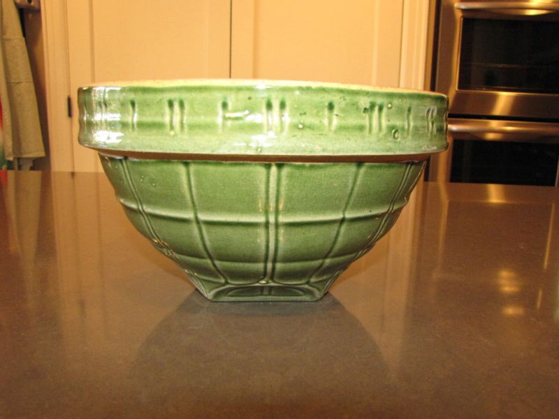 VINTAGE DECO McCOY 9  GREEN # 4 POTTERY MIXING BOWL  