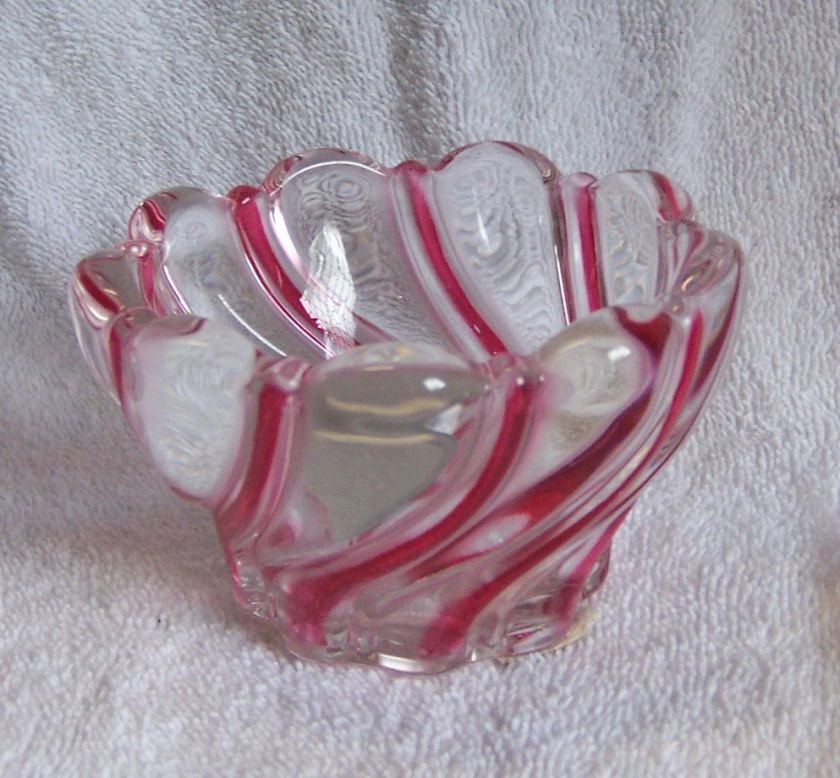 MIKASA STUDIO NOVA HOLIDAY SWIRL   CRYSTAL VOTIVE   RED AND CLEAR 