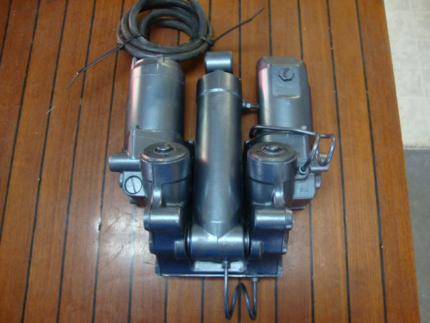 NISSAN / TOHATSU OUTBOARD 90 140HP TILT & TRIM UNIT (BR9012)  